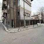 Cismigiu Bralyf Art Center